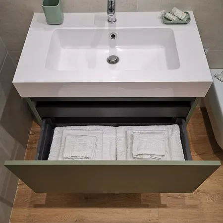 Cattaro 65 - Flexible Check-in Бари